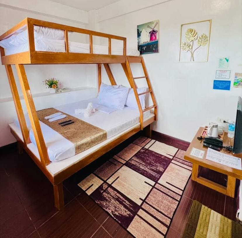Holiday Room 2-3 interior