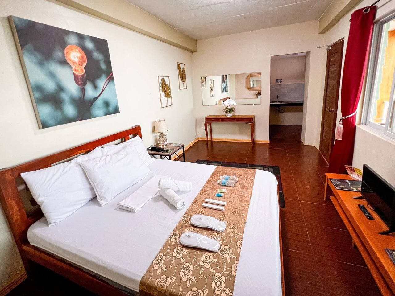 Holiday Room 1